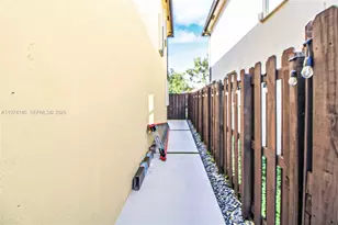 22917 SW 105th Ave, Cutler Bay, FL 33190 - Photo 37