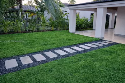 1645 NE 180th St, North Miami Beach, FL 33162 - Photo 3