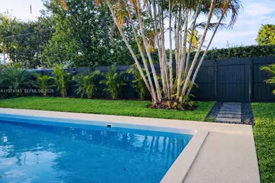 1645 NE 180th St, North Miami Beach, FL 33162 - Photo 25