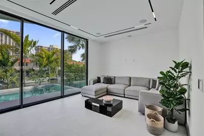 1379 NE 104th St, Miami Shores, FL 33138 - Photo 27