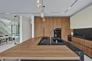 1379 NE 104th St, Miami Shores, FL 33138 - Photo 35