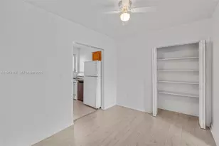 8031 Hawthorne Ave, Miami Beach, FL 33141 - Photo 7