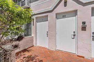 8031 Hawthorne Ave, Miami Beach, FL 33141 - Photo 19