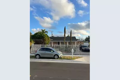 890 SE 3rd Pl, Hialeah, FL 33010 - Photo 1