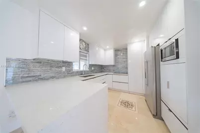 18004 SW 154th Ave, Miami, FL 33187 - Photo 11