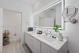 4903 NW 83rd Path, Doral, FL 33166 - Photo 17