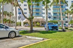 19380 Collins Ave, Sunny Isles Beach, FL 33160 - Photo 33