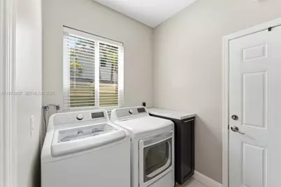 1521 NW 178th Ter, Pembroke Pines, FL 33029 - Photo 13