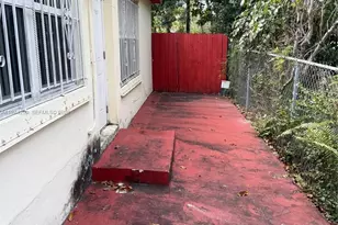 130 NW 124th St, North Miami, FL 33168 - Photo 13