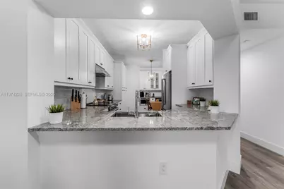 10730 NW 66th St #505, Doral, FL 33178 - Photo 11