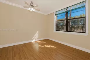 10854 N Kendall Dr, Miami, FL 33176 - Photo 11