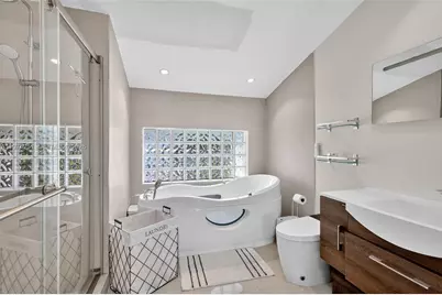 221 NE 212th St, Miami, FL 33179 - Photo 11
