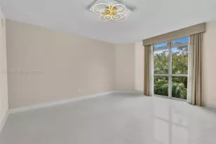 17301 Biscayne Blvd, North Miami Beach, FL 33160 - Photo 13