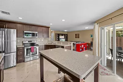 4650 NW 109th Ct, Doral, FL 33178 - Photo 17