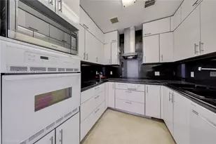 100 Lincoln Rd, Miami Beach, FL 33139 - Photo 11