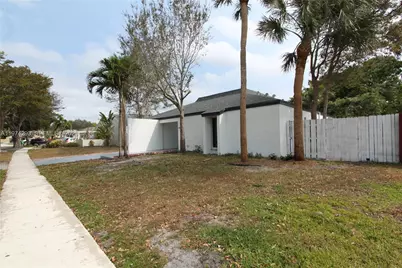 4940 SW 94th Way, Cooper City, FL 33328 - Photo 3