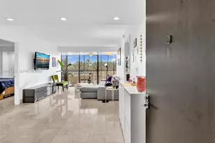 20335 W Country Club Dr, Aventura, FL 33180 - Photo 3