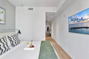 398 NE 5th St, Miami, FL 33132 - Photo 9