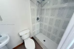 1612 NE 169th St, North Miami Beach, FL 33162 - Photo 9