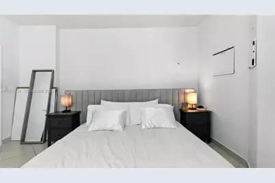 1900 N Bayshore Dr #2810, Miami, FL 33132 - Photo 13