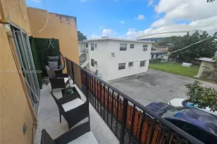 1241 NW 6th St, Miami, FL 33125 - Photo 5