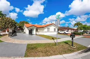 5790 SW 148th Pl, Miami, FL 33193 - Photo 1