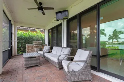 8555 E Baypoint Cir, Parkland, FL 33076 - Photo 37