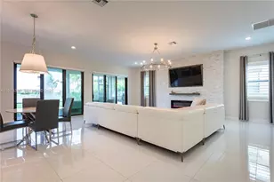 8555 E Baypoint Cir, Parkland, FL 33076 - Photo 7