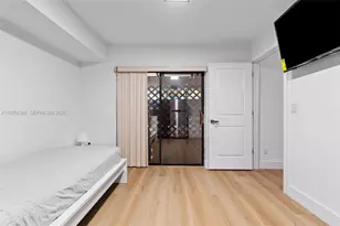 806 SW 119th Way, Davie, FL 33325 - Photo 7