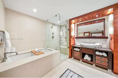 6801 Collins Ave #604, Miami Beach, FL 33141 - Photo 5