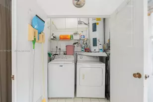 1064 E Lakes Dr, Deerfield Beach, FL 33064 - Photo 23