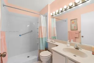 1064 E Lakes Dr, Deerfield Beach, FL 33064 - Photo 21