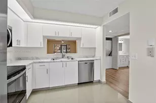 701 SW 142nd Ave, Pembroke Pines, FL 33027 - Photo 13