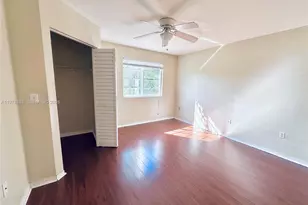 11185 SW 6th St, Pembroke Pines, FL 33025 - Photo 9