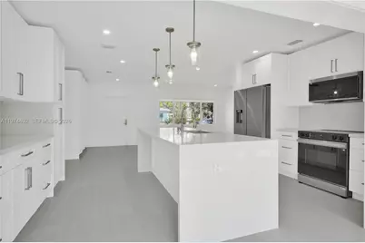 7030 SW 58th St, Miami, FL 33143 - Photo 3