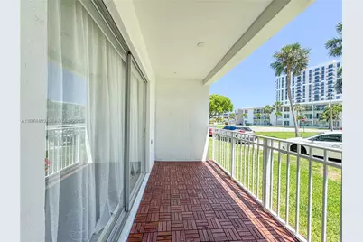 1631 NE 114th St #106, Miami, FL 33181 - Photo 9