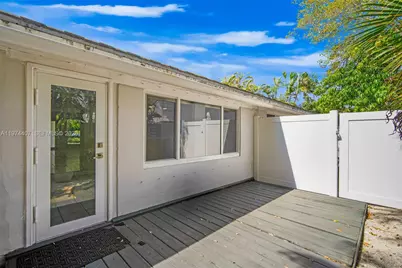 5650-5652 NE 17 Terrace, NE 17th Ter, Fort Lauderdale, FL 33334 - Photo 25