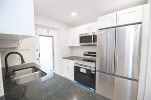 8704 NW 35th St, Coral Springs, FL 33065 - Photo 7