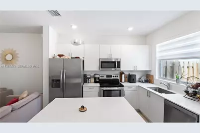 1757 SE 26th Ter, Homestead, FL 33035 - Photo 9