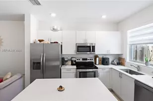 1757 SE 26th Ter, Homestead, FL 33035 - Photo 9