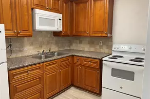 380 E 35th St, Hialeah, FL 33013 - Photo 5