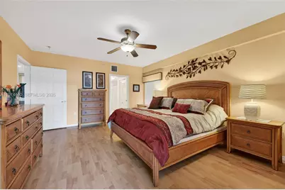 4401 Crystal Lake Dr #101, Deerfield Beach, FL 33064 - Photo 15