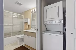 4401 Crystal Lake Dr, Deerfield Beach, FL 33064 - Photo 11