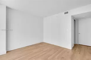 555 NE 34th St, Miami, FL 33137 - Photo 29