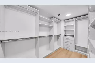 555 NE 34th St #704, Miami, FL 33137 - Photo 23