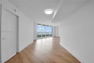 555 NE 34th St, Miami, FL 33137 - Photo 9