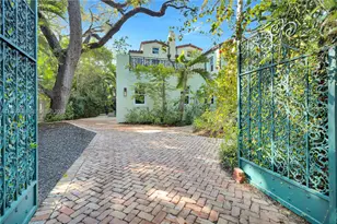 1720 Espanola Dr, Miami, FL 33133 - Photo 15