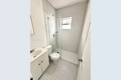 1043 NW 2nd St #16, Miami, FL 33128 - Photo 5