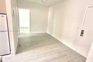 1043 NW 2nd St, Miami, FL 33128 - Photo 3