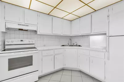 4200 NW 3rd Ct #309, Plantation, FL 33317 - Photo 7